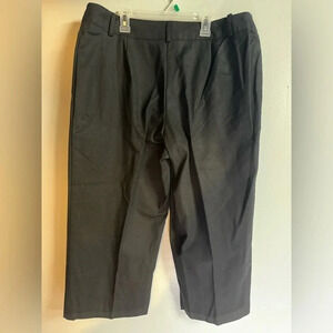 Briggs New York women’s Black wide‎ Leg Pleated capri Size 16 business casual